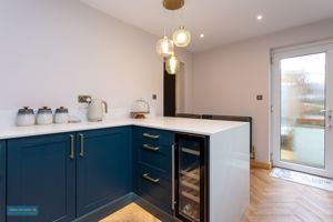 Kitchen/Breakfast Room- click for photo gallery